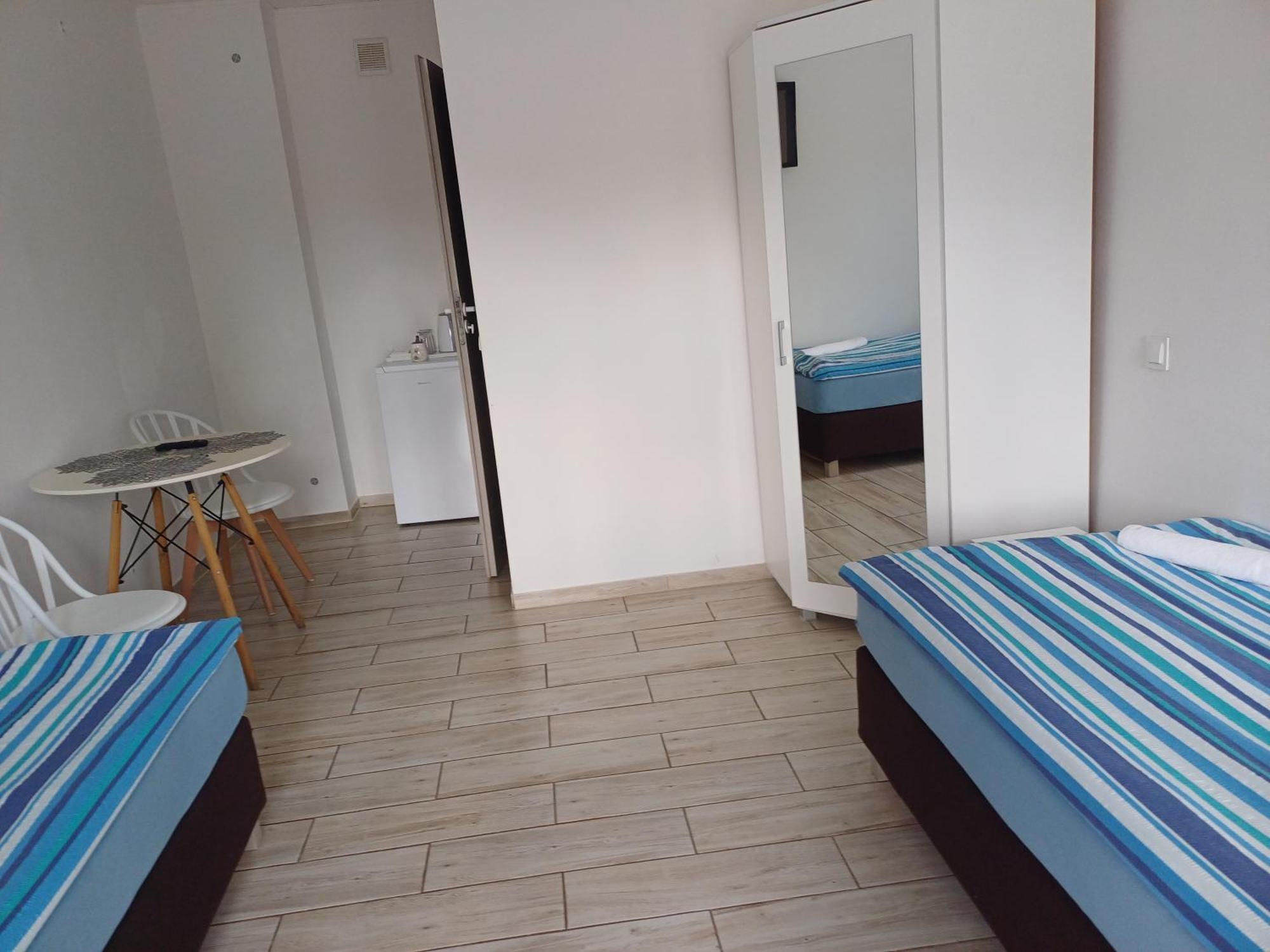 Gosciniec Solan Hotel Jeleniow Exterior photo